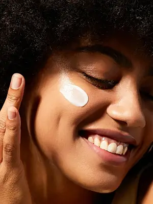 Cosrx Ultra-Light Invisible Sunscreen SPF+/PA ++++ Light Moisturizing – Super λεπτόρρευστο ενυδατικό αντιηλιακό με υψηλή προστασία - 50 ml