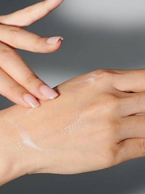 Miguhara Hyalucollagen Essence Origin – Ενυδατικό αντιγηραντικό essence για ενίσχυση της ελαστικότητας - 50 ml